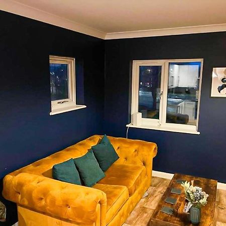 Stylish & Modern Apartment - Southend Stays Exterior photo